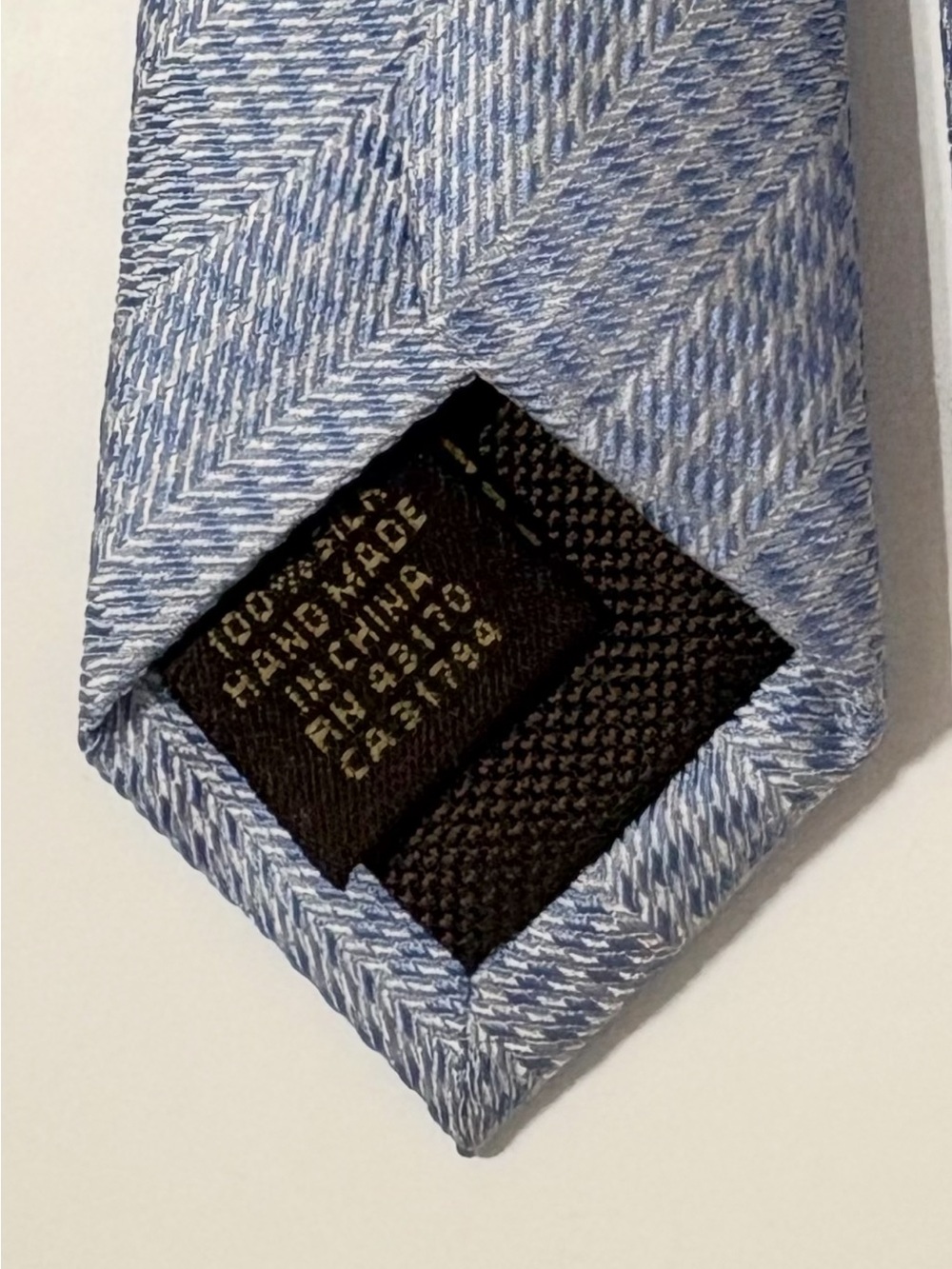 💯 Silk Tie - Tasso Elba Light Blue Herringbone - Picture 3 of 5